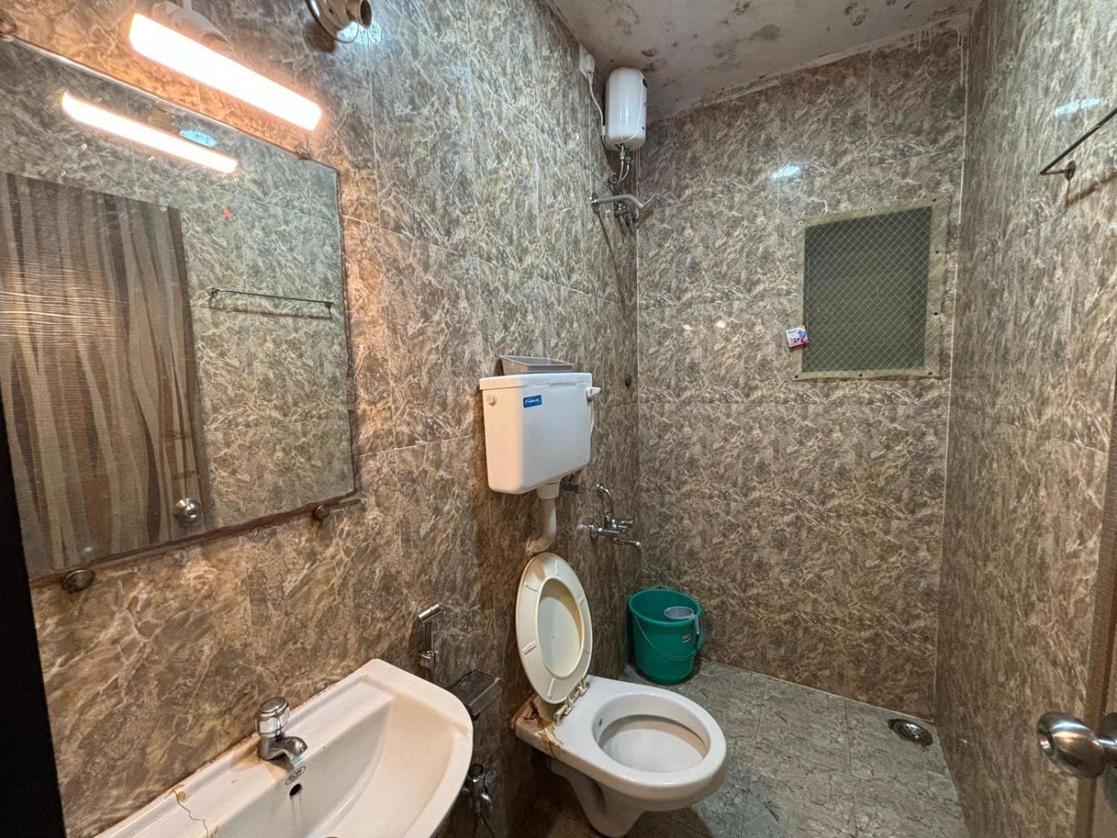 Rockdale Hotel & Resort Mira-Bhayandar Eksteriør billede