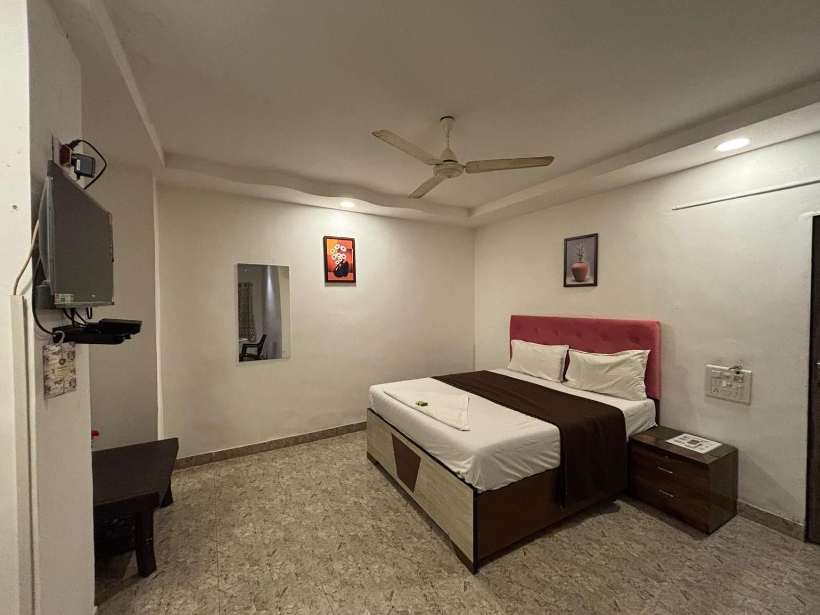 Rockdale Hotel & Resort Mira-Bhayandar Eksteriør billede