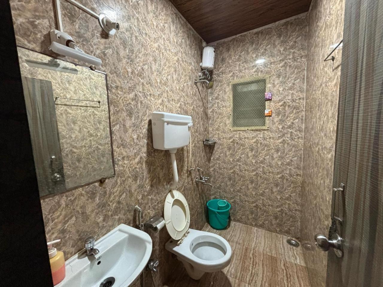 Rockdale Hotel & Resort Mira-Bhayandar Eksteriør billede