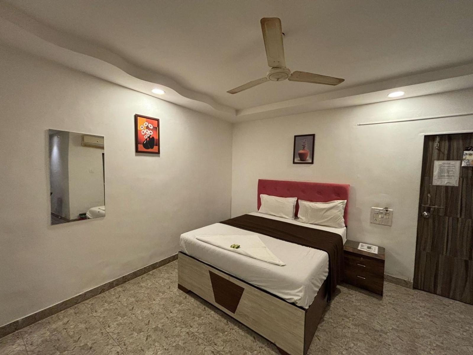 Rockdale Hotel & Resort Mira-Bhayandar Eksteriør billede
